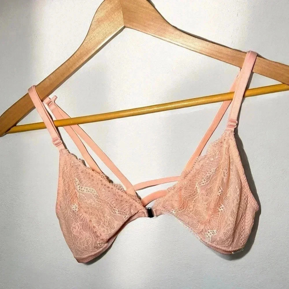 La vie en rose peachy lace front  close bralette m